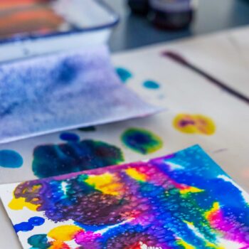 ý Art Camp is the educational camp experience your kids need. Get hands-on experience at our visual arts camp in Winona Lake.